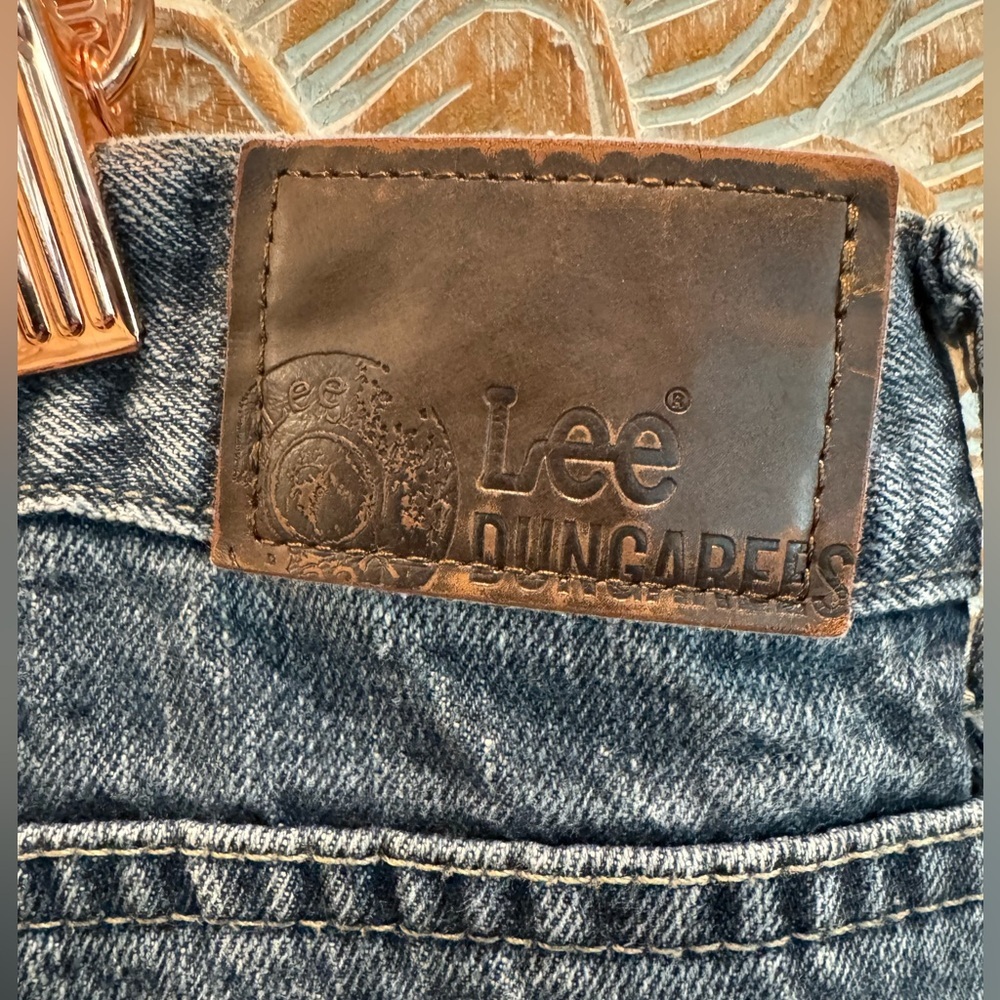 Lee Vintage Slim Blue Jean Dungarees, not really slim- size 40x32 - Picture 4 of 5